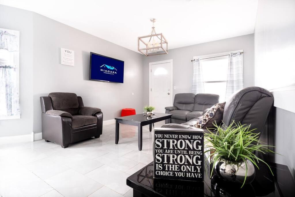 Comfy 4Br, 1 Bath Near The Falls & Casino نياغارا فالس، نيويورك المظهر الخارجي الصورة
