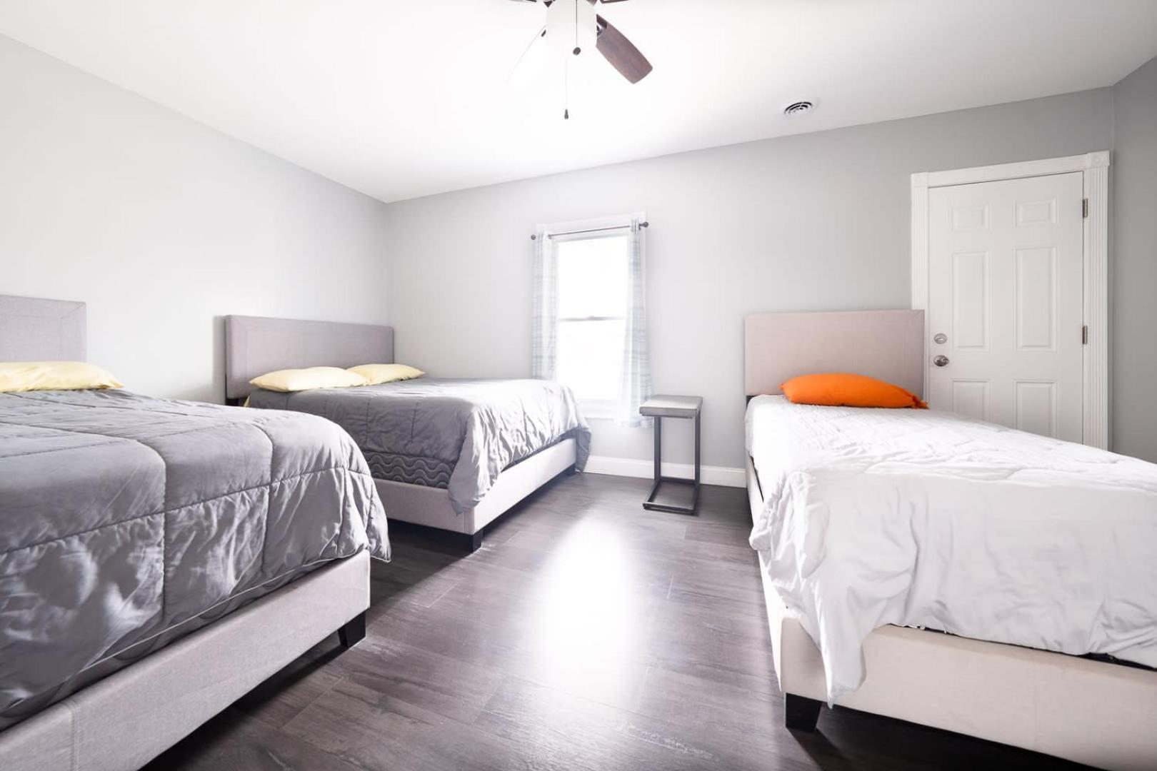 Comfy 4Br, 1 Bath Near The Falls & Casino نياغارا فالس، نيويورك المظهر الخارجي الصورة
