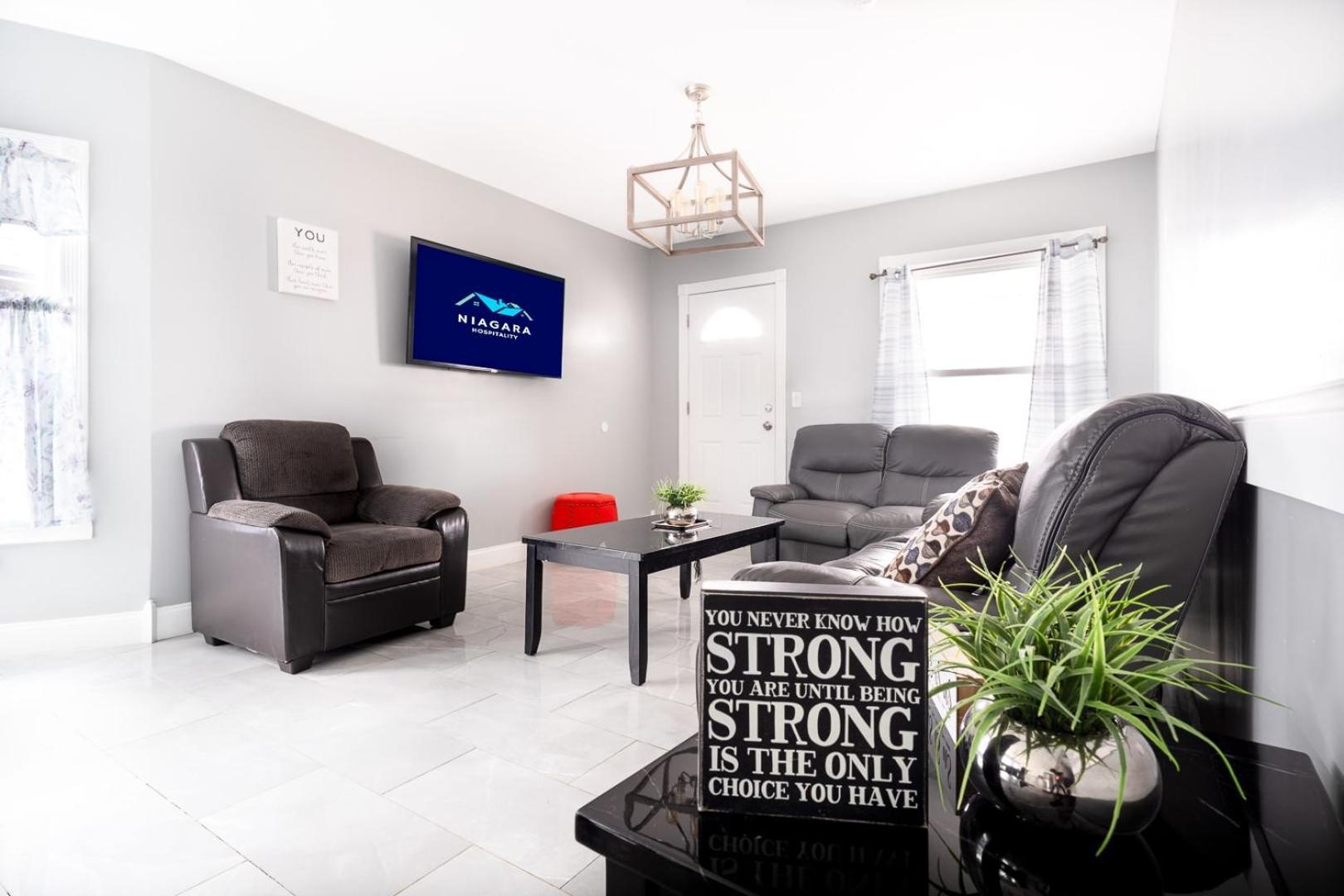 Comfy 4Br, 1 Bath Near The Falls & Casino نياغارا فالس، نيويورك المظهر الخارجي الصورة